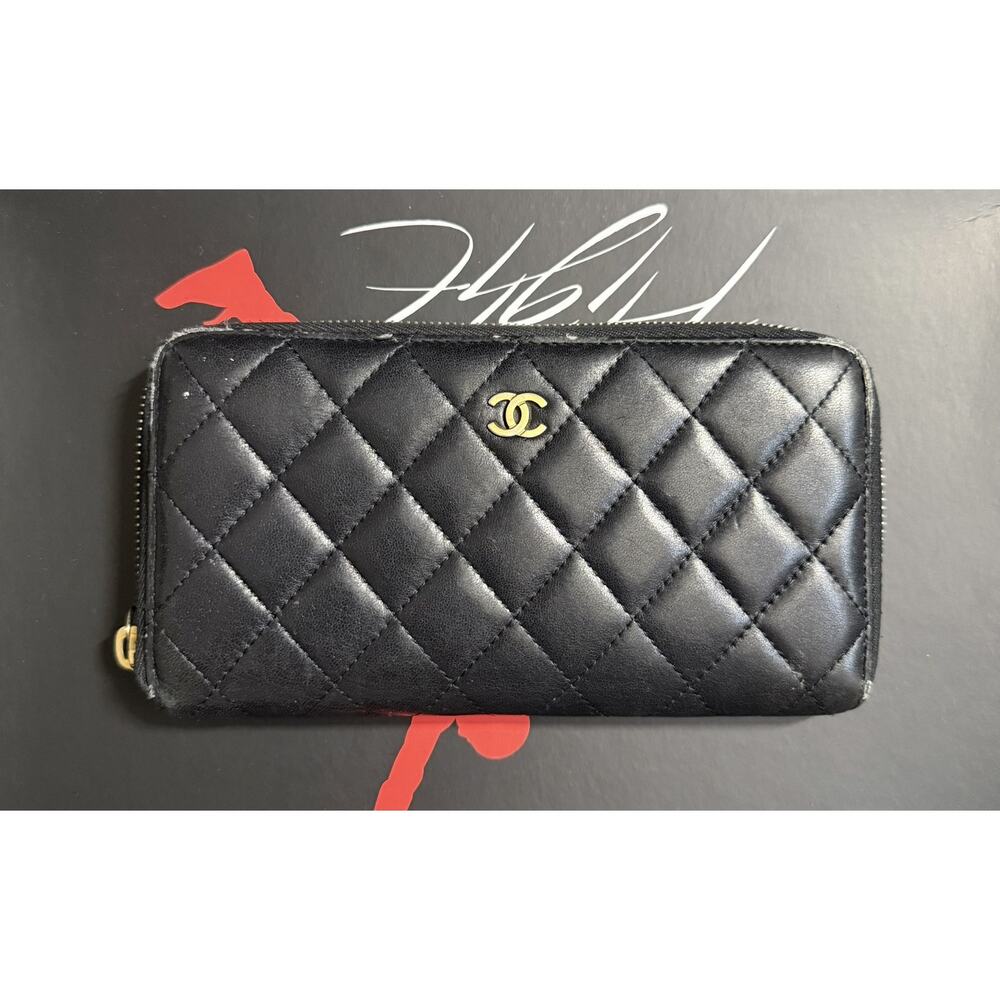 Chanel Zippy Wallet Black Lambskin Leather